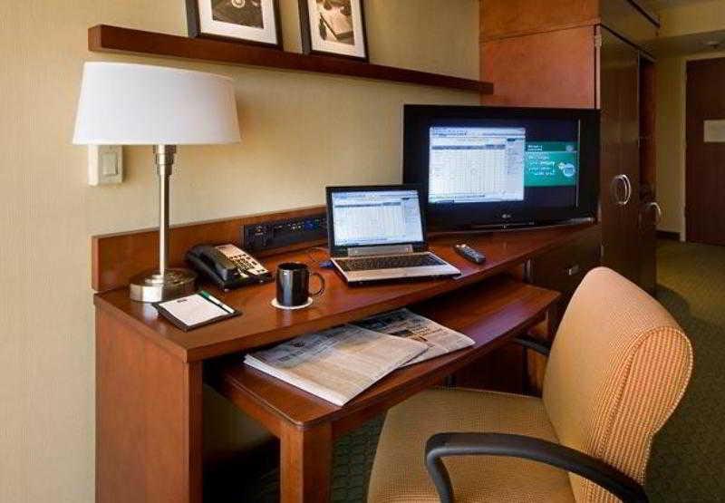 Courtyard By Marriott Los Angeles Pasadena/Monrovia Room photo